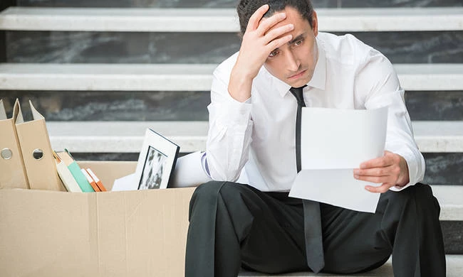 Αυτοί που σου κουνούν το δάκτυλο! Οικονομολόγοι καταγγέλλουν: «Μαγειρεμένες» οι γερμανικές στατιστικές για την ανεργία